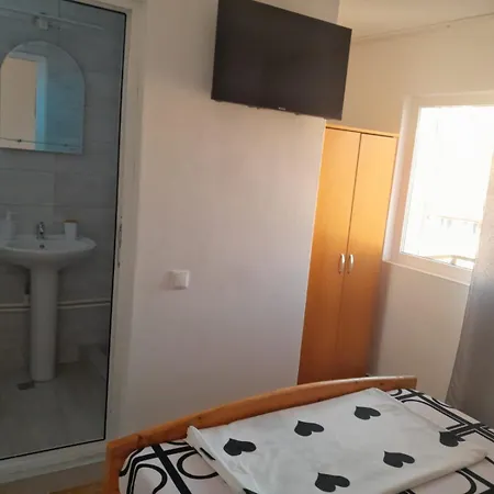 Casa Betty בית הארחה קוסטינסטי